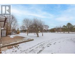 18 HAWTHORN CRESCENT - 32