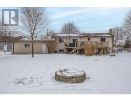 18 HAWTHORN CRESCENT - 34