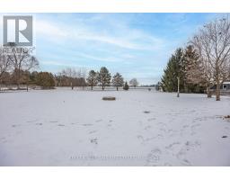 18 HAWTHORN CRESCENT - 35