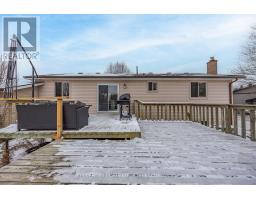 18 HAWTHORN CRESCENT - 37