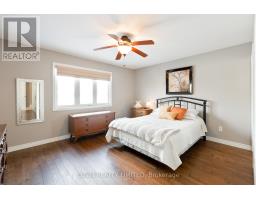 7 CIRCLEWOOD DRIVE - 25