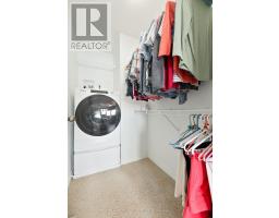 7 CIRCLEWOOD DRIVE - 28