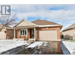 7 CIRCLEWOOD DRIVE - 3