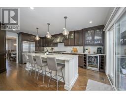 15 MARCUS CRESCENT - 14