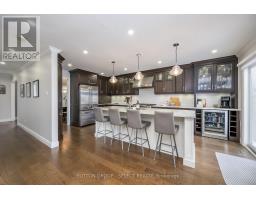 15 MARCUS CRESCENT - 21