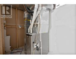 345 BANBURY CRESCENT - 34