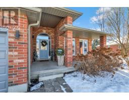 34 FIELDSTONE CRESCENT - 3