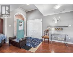 34 FIELDSTONE CRESCENT - 4