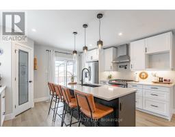 29 JUNIPER CRESCENT - 12