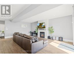 957 HOLTBY COURT - 6