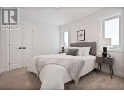 64 POSTMA CRESCENT - 17