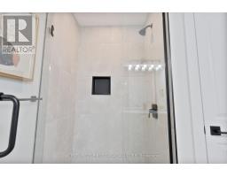 64 POSTMA CRESCENT - 24