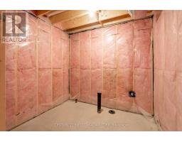 64 POSTMA CRESCENT - 29