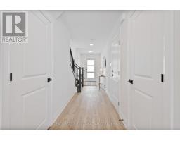 64 POSTMA CRESCENT - 3