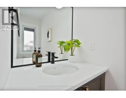 64 POSTMA CRESCENT - 4