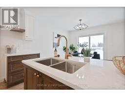 64 POSTMA CRESCENT - 9