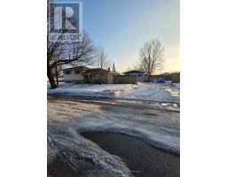 93 CAYUGA CRESCENT - 2