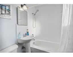 81 DUNKIRK DRIVE N - 19