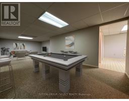 37 - 1443 COMMISSIONERS ROAD W - 34