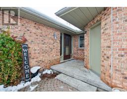 37 - 1443 COMMISSIONERS ROAD W - 4