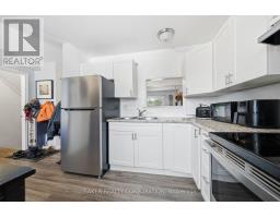 141 SIMCOE STREET - 11