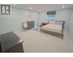 7 METAMORA CRESCENT - 36