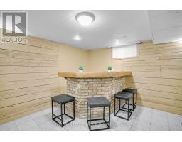 24 PARKVIEW CRESCENT - 25