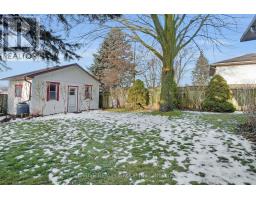 24 PARKVIEW CRESCENT - 36