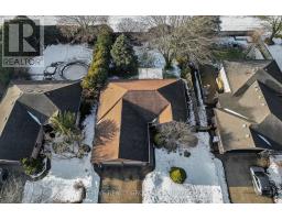 24 PARKVIEW CRESCENT - 38