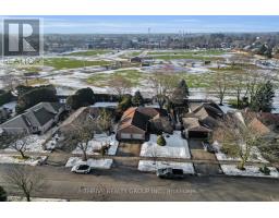 24 PARKVIEW CRESCENT - 4