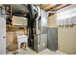 24 PARKVIEW CRESCENT - 40