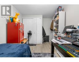 18 - 166 SOUTHDALE ROAD W - 17