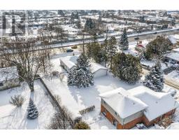 566 SOUTHDALE ROAD E - 18