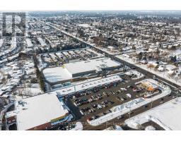 566 SOUTHDALE ROAD E - 35