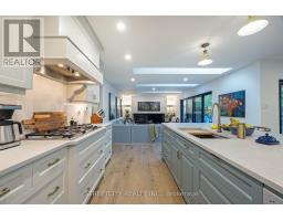 46 FOXBOROUGH GROVE - 11