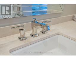 46 FOXBOROUGH GROVE - 32