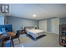 46 FOXBOROUGH GROVE - 40