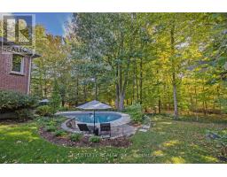 46 FOXBOROUGH GROVE - 48