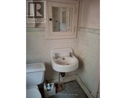 616 DUNDAS STREET E - 19