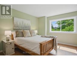 82 - 1990 WAVELL STREET - 24