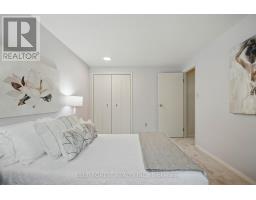 82 - 1990 WAVELL STREET - 26