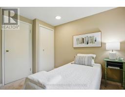 82 - 1990 WAVELL STREET - 30