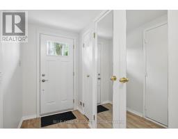 82 - 1990 WAVELL STREET - 31