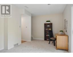 82 - 1990 WAVELL STREET - 33