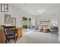 82 - 1990 WAVELL STREET - 34