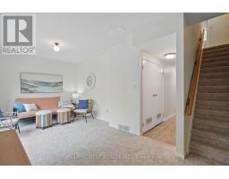 82 - 1990 WAVELL STREET - 35