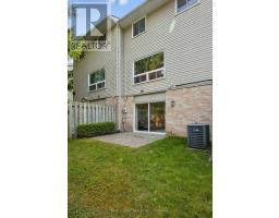 82 - 1990 WAVELL STREET - 37