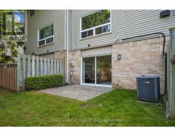 82 - 1990 WAVELL STREET - 38