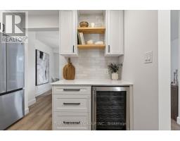 47 - 30 CLARENDON CRESCENT - 12