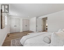 47 - 30 CLARENDON CRESCENT - 25